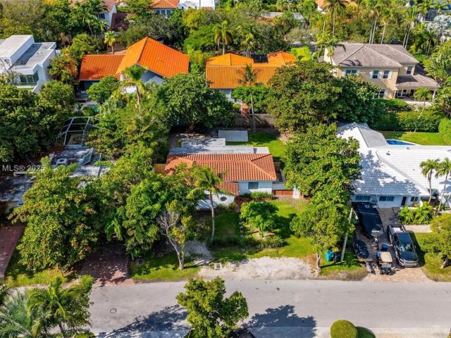 Продажа дома по адресу 738 Fernwood Rd - фото 6286368