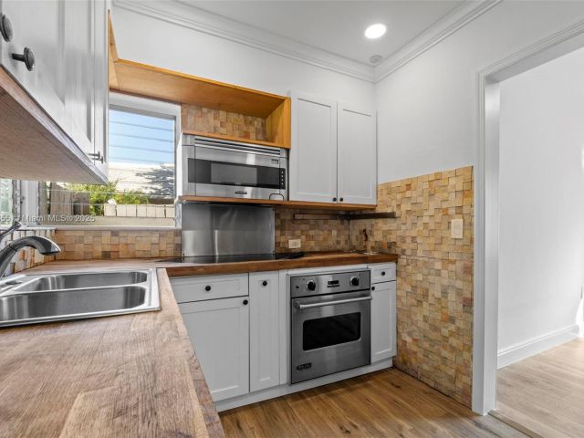 Продажа дома по адресу 738 Fernwood Rd - фото 6286373