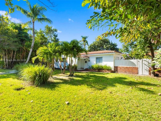 Продажа дома по адресу 738 Fernwood Rd - фото 6286378