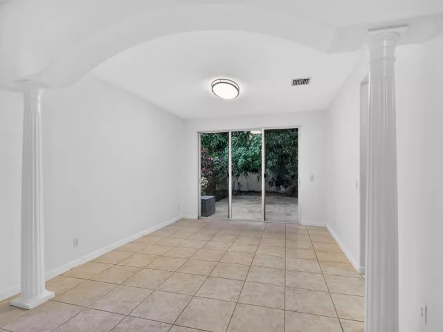 Продажа дома по адресу 4795 S Classical Boulevard - фото 8934719