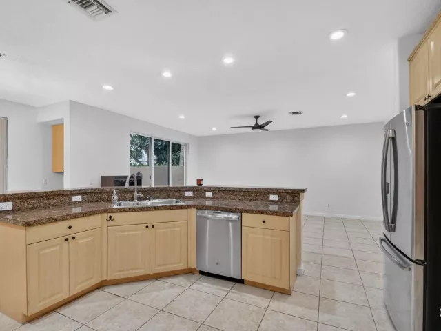 Продажа дома по адресу 4795 S Classical Boulevard - фото 8934722