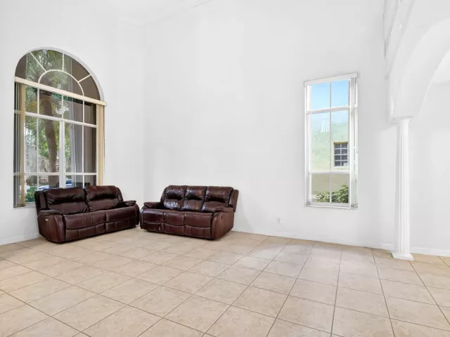 Продажа дома по адресу 4795 S Classical Boulevard - фото 8934716