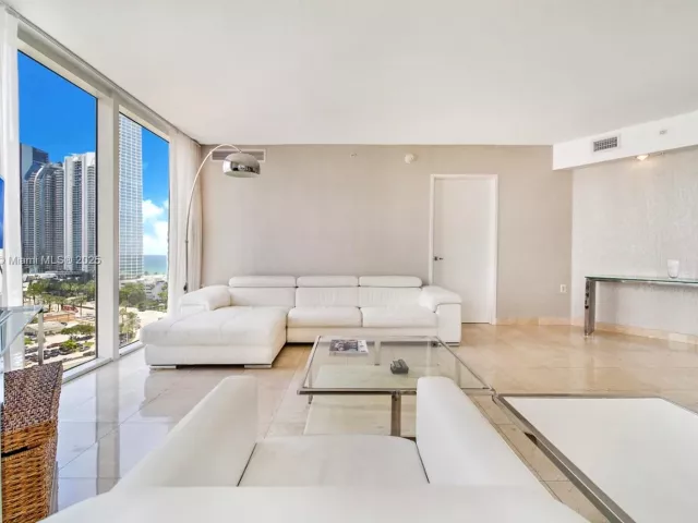 Квартира в аренду номер1-1502 - фото 6277599