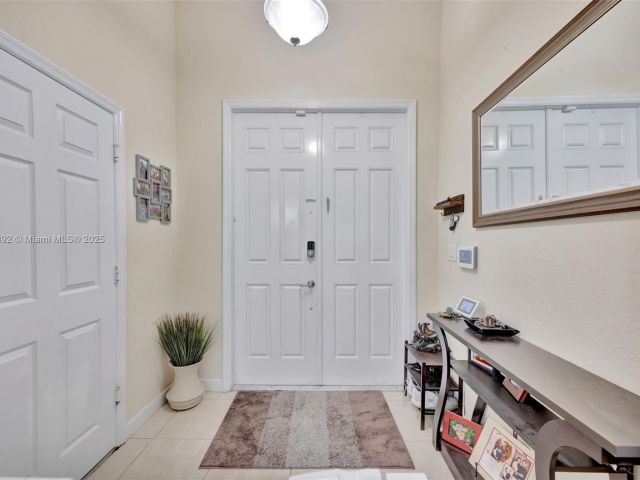 Продажа дома по адресу 216 NE 36th Ter - фото 6276706