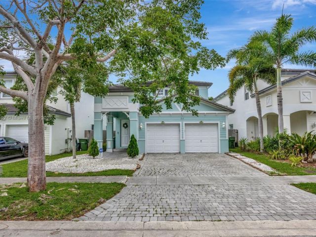 Продажа дома по адресу 216 NE 36th Ter - фото 6276713