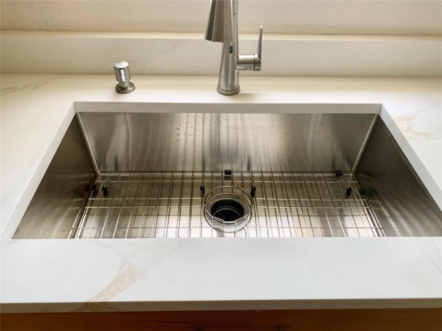 Продажа дома по адресу 764 SW 7th St - фото 6277793