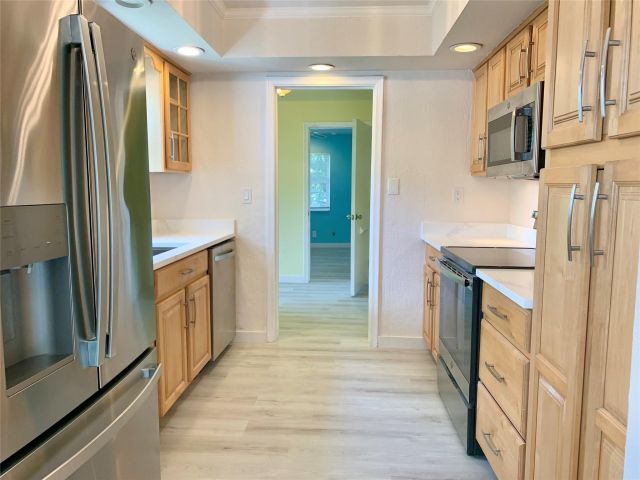 Продажа дома по адресу 764 SW 7th St - фото 6277794