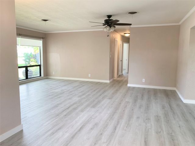 Продажа дома по адресу 764 SW 7th St - фото 6277798