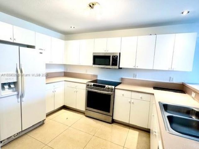 Дом в аренду по адресу 11102 NW 83rd St 219 - фото 6276567