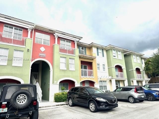 Дом в аренду по адресу 11102 NW 83rd St 219 - фото 6276577