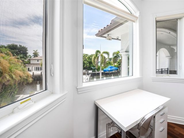 Дом в аренду по адресу 438 Coconut Isle Dr - фото 6280313