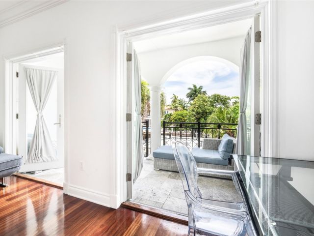 Дом в аренду по адресу 438 Coconut Isle Dr - фото 6280315