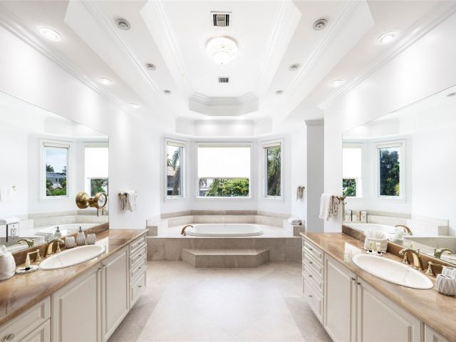 Дом в аренду по адресу 438 Coconut Isle Dr - фото 6280320