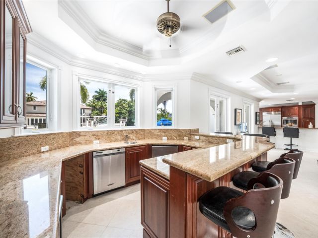 Дом в аренду по адресу 438 Coconut Isle Dr - фото 6280322