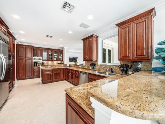 Дом в аренду по адресу 438 Coconut Isle Dr - фото 6280323