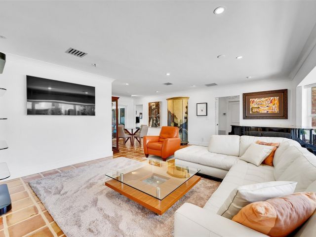 Дом в аренду по адресу 816 Appleby St - фото 6275575