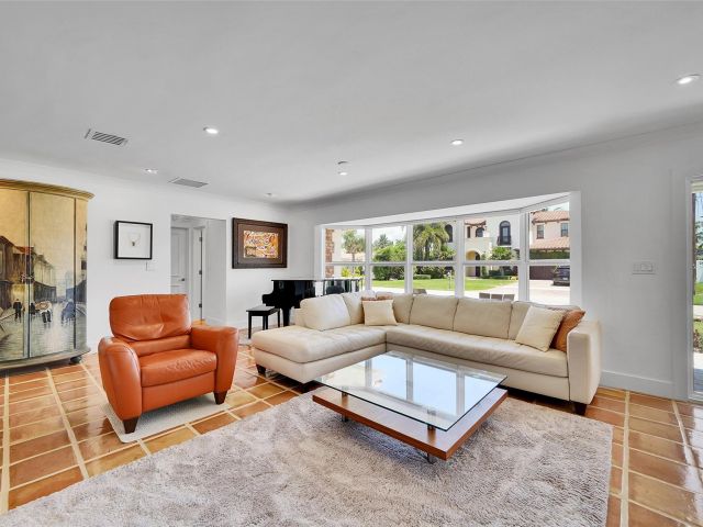 Дом в аренду по адресу 816 Appleby St - фото 6275577