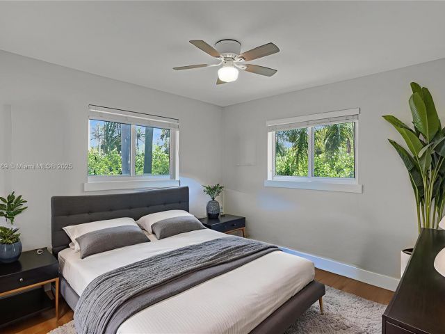 Продажа дома по адресу 16000 N Miami Ave - фото 6284671