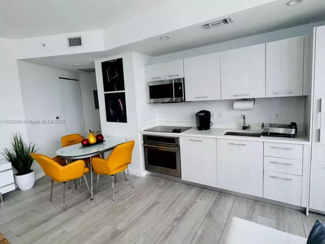 Продажа квартиры #3308 - фото 6755517