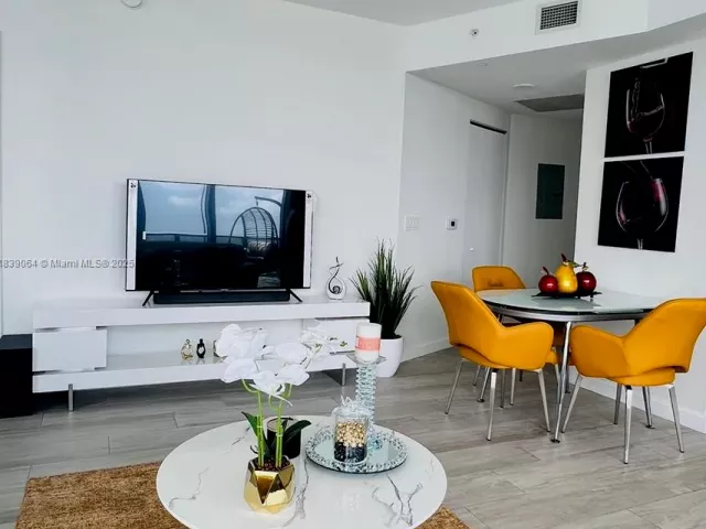 Продажа квартиры #3308 - фото 6755507