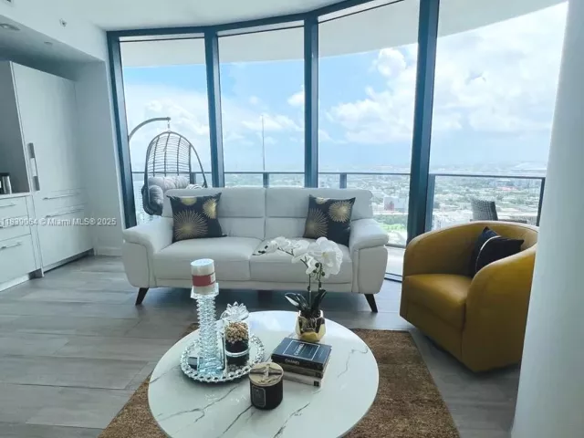 Продажа квартиры #3308 - фото 6755506