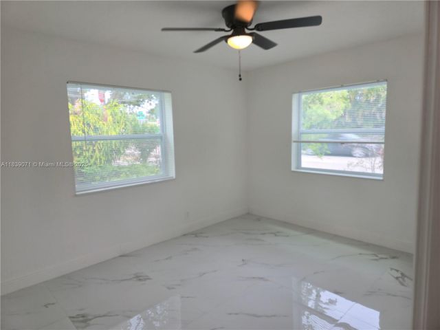 Продажа дома по адресу 1141 SW 8th Ter - фото 6279902