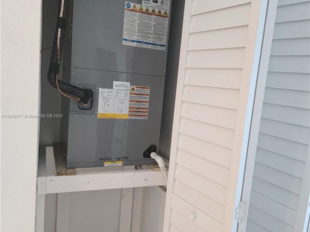 Продажа дома по адресу 1141 SW 8th Ter - фото 6279912