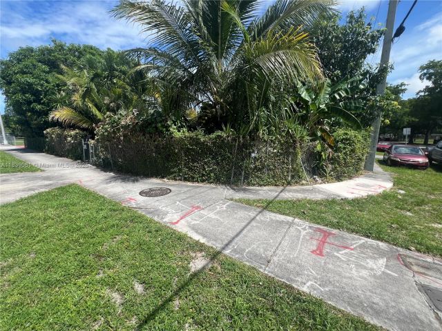 Продажа дома по адресу 1190 NW 135th St - фото 6277335