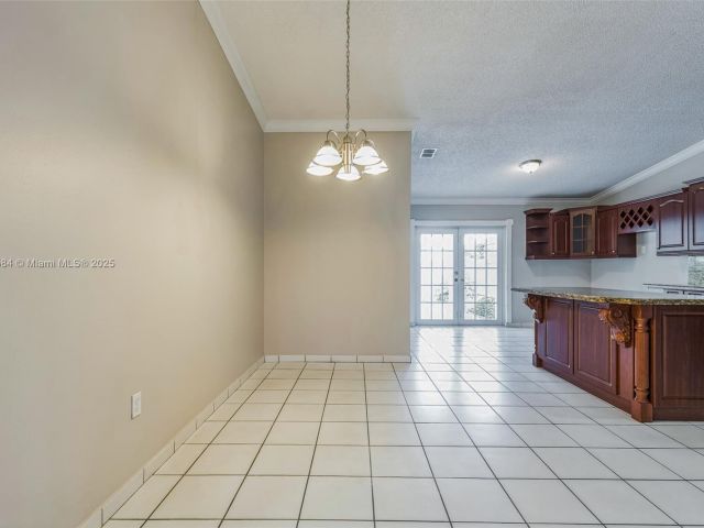 Продажа дома по адресу 5370 SW 144th Ave - фото 6277452