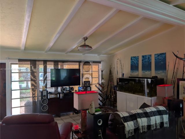 Продажа дома по адресу 2606 Gulfstream Ln - фото 6290736