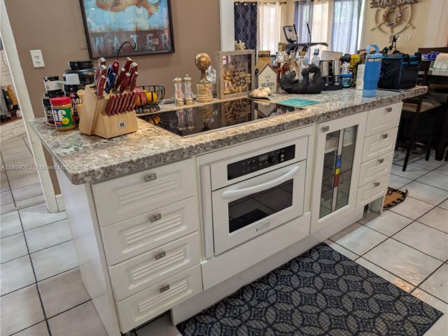 Продажа дома по адресу 2606 Gulfstream Ln - фото 6290740