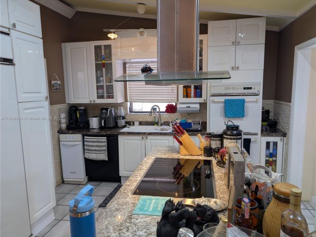 Продажа дома по адресу 2606 Gulfstream Ln - фото 6290741