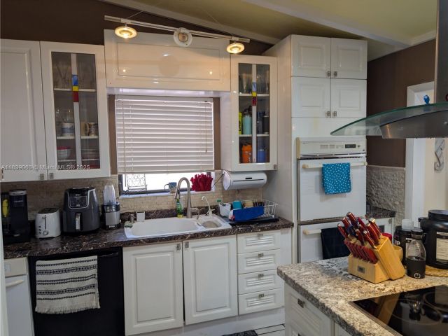 Продажа дома по адресу 2606 Gulfstream Ln - фото 6290746