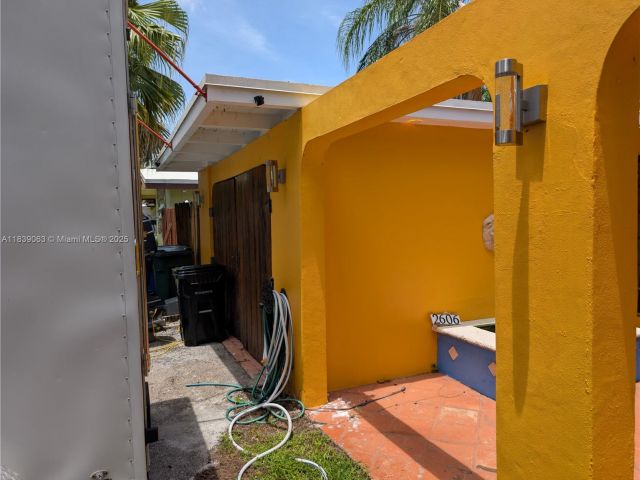 Продажа дома по адресу 2606 Gulfstream Ln - фото 6290747