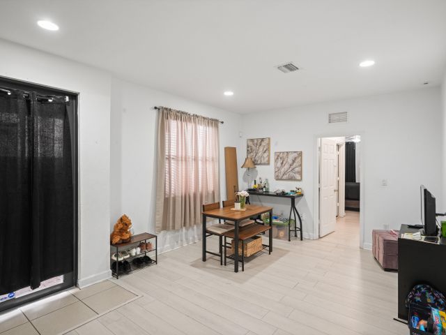 Дом в аренду по адресу 11711 SW 234th Street - фото 6303101