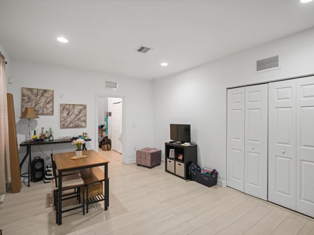 Дом в аренду по адресу 11711 SW 234th Street - фото 6303102