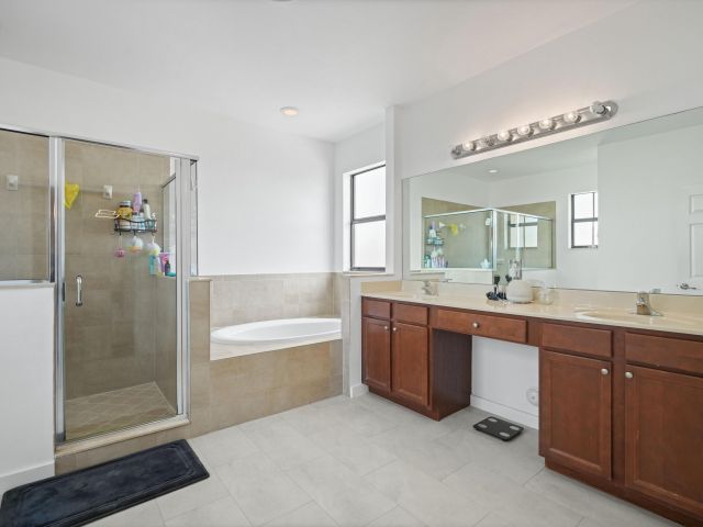 Дом в аренду по адресу 11711 SW 234th Street - фото 6303114