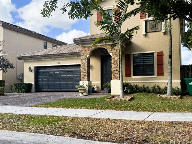 Дом в аренду по адресу 11711 SW 234th Street - фото 6303115