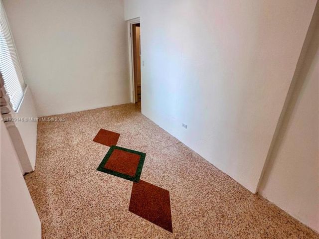 Дом в аренду по адресу 9065 Harding Ave D2 - фото 6279613