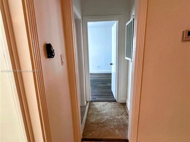 Дом в аренду по адресу 9065 Harding Ave D2 - фото 6279618