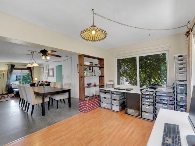 Продажа дома по адресу 1851 SW 42nd Ter - фото 6280292