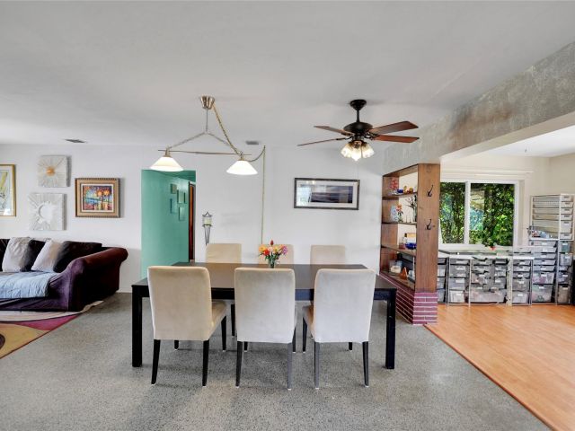 Продажа дома по адресу 1851 SW 42nd Ter - фото 6280295