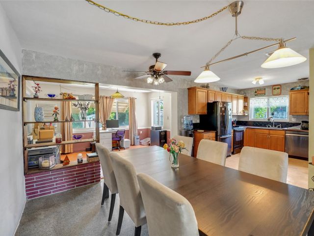 Продажа дома по адресу 1851 SW 42nd Ter - фото 6280299