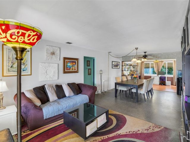 Продажа дома по адресу 1851 SW 42nd Ter - фото 6280303