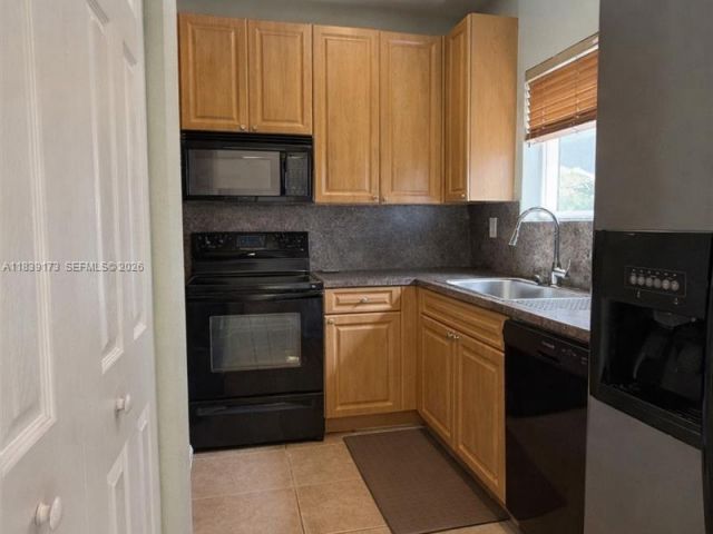 Продажа дома по адресу 232 SE 32nd Ter - фото 7504644