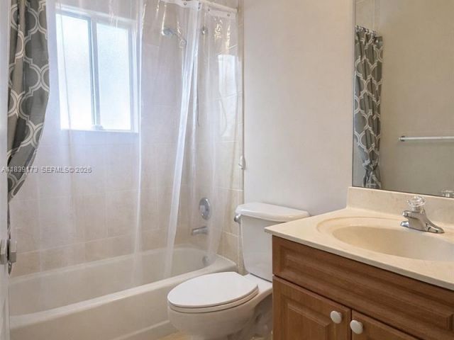 Продажа дома по адресу 232 SE 32nd Ter - фото 7504652