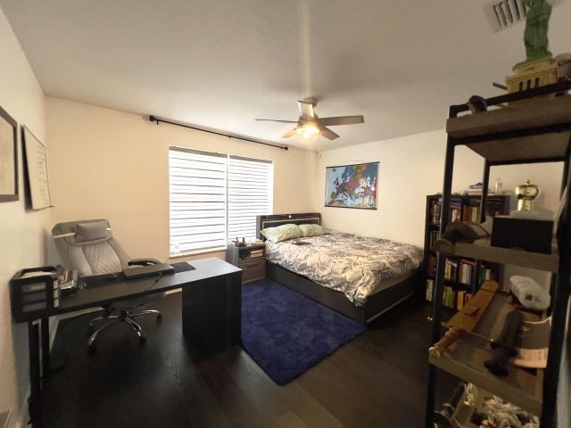 Продажа дома по адресу 15643 Messina Isle Court - фото 6278212