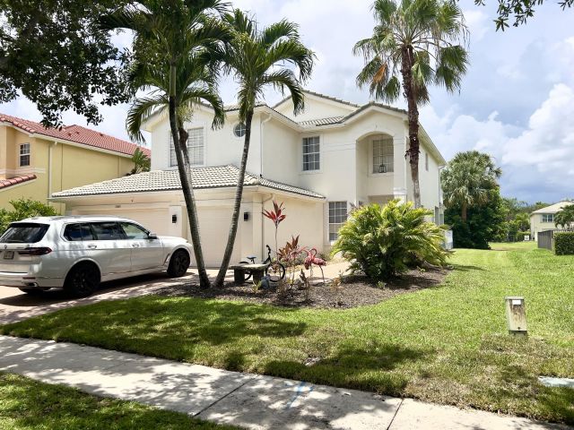 Продажа дома по адресу 15643 Messina Isle Court - фото 6278228