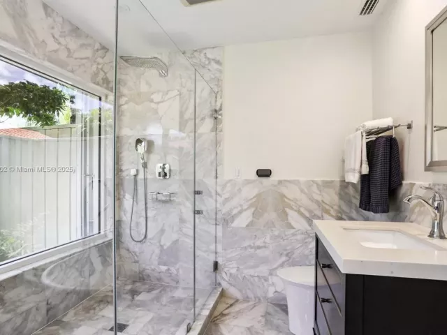 Продажа дома по адресу 13025 SW 108th Ave - фото 6313429