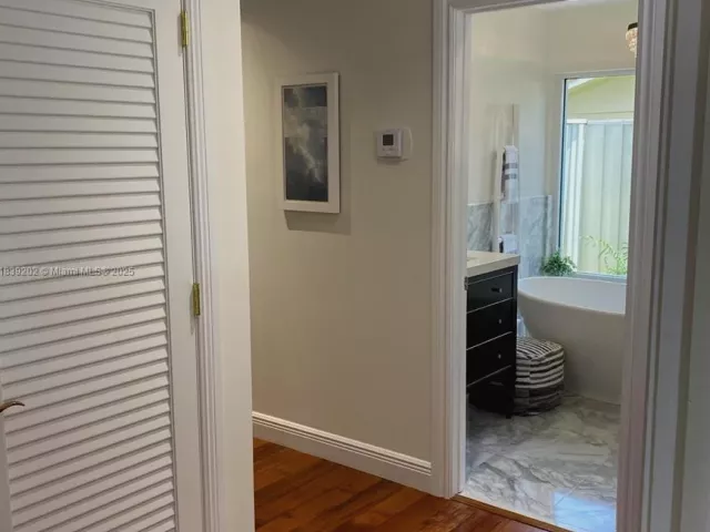 Продажа дома по адресу 13025 SW 108th Ave - фото 6313432